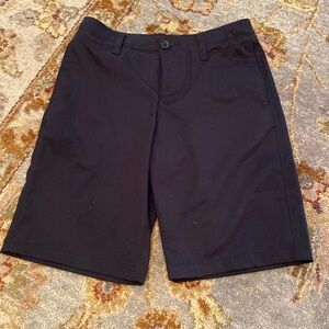 ⭐️ NWOT ⭐️ Under Armour dry fit black shorts, size 10
